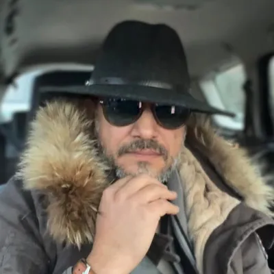 vogue🌂🎩 profile