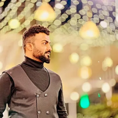 Adnan Fareed Khan profile