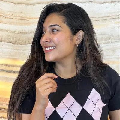 sreenithi✨I'm the spark in you profile