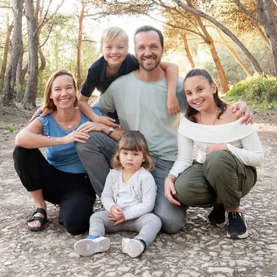 THE SWEDISH FAMILY profile