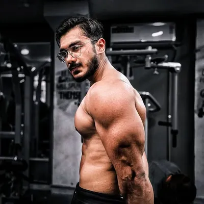 ABHINAV PARASHAR  🇮🇳 । Fitness & Nutrition Coach