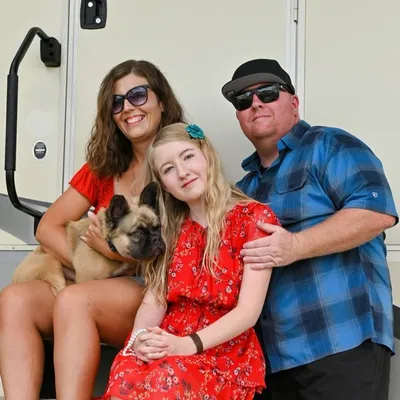 Scott & Van | Outdoor Travel + Full Time RV Living Since 2015 profile