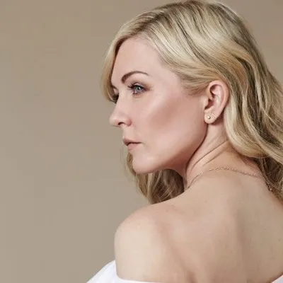 Amy Carlson profile