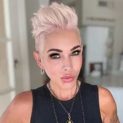 Brandi Shurtz-Huffmaster🧚🏼♂️ profile