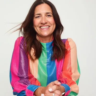 DONNA FRANCIS | BEAUTY EDITOR profile