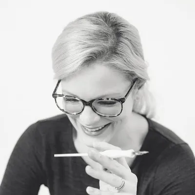Las Vegas Calligrapher + Engraver | Dana profile