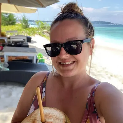 LUISA •Travel Expert •Cafe Owner profile