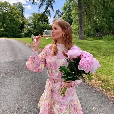 Lesley ๐ Feminine Outfit Inspo profile