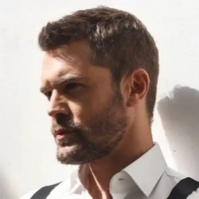 Charlie Weber profile