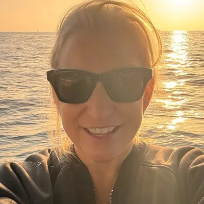 Courtney Walter profile