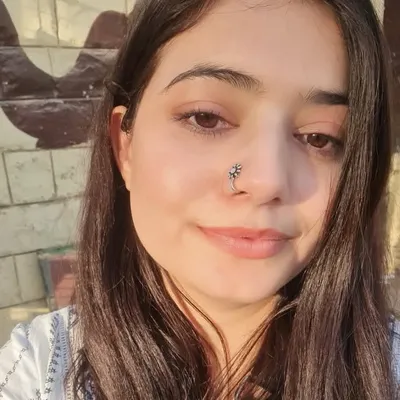 नेहा थपलियाल profile