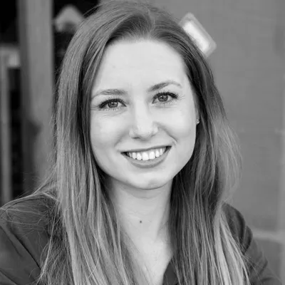 Stefanie, The English Coach profile