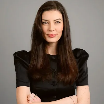 TheFamilyLawyer - Laura Naser profile