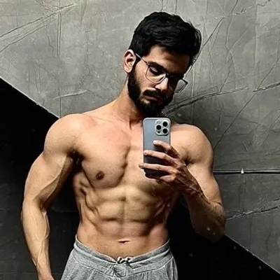 Mayank Dhingra | Photoshoot & Health Coach profile