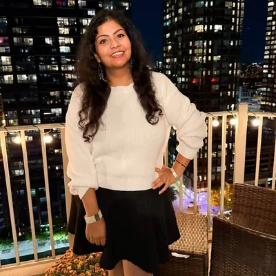 Pooja Jhunjhunwala profile