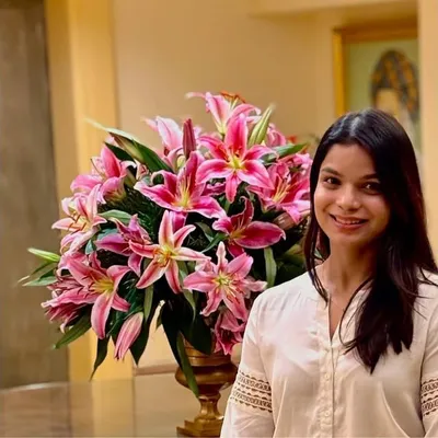 Dr Bhavya Thareja profile