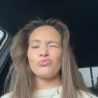 izzy stone profile