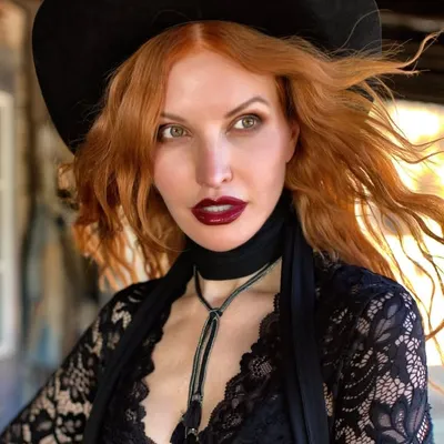 JENNIE VEE profile