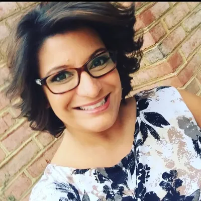 Julie Wright profile