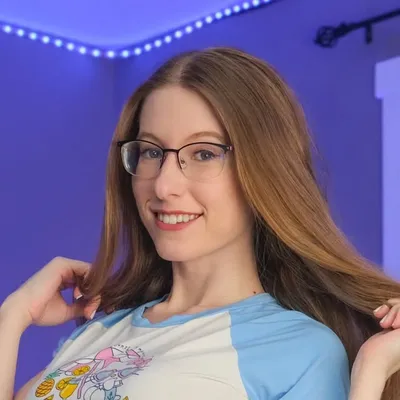 Lacey Bloom profile