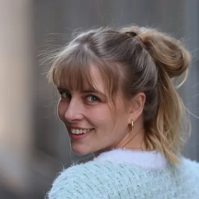Julia Gerhard profile