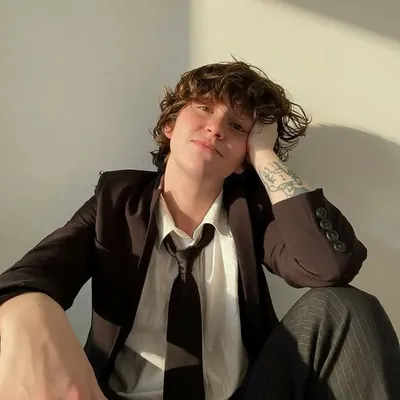 MILES MCKENNA profile