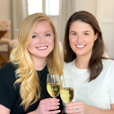 CARINA + MOLLY | WINE LOVERS profile