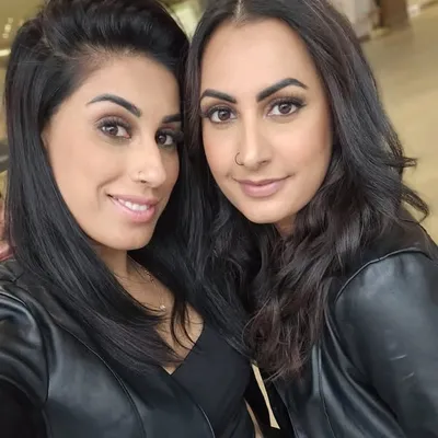 THE MOM LADIES - Shammi&Sherry profile