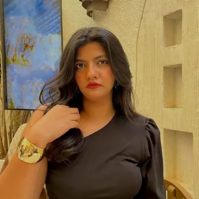 Ashna Tolkar| Finance profile