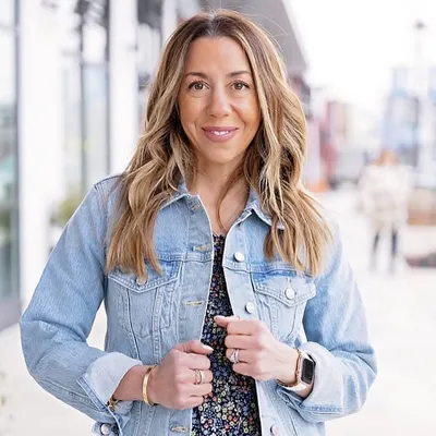 Lindsey Schuster profile