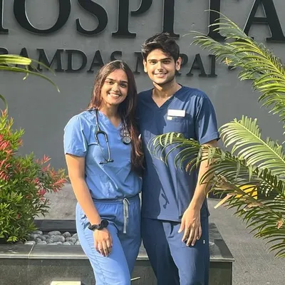 Dr. Aakriti👈🏻👉🏻Dr. Daksh profile