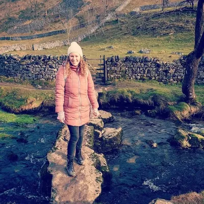 Laura Thompson profile