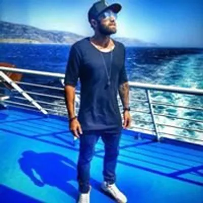 TheoV® 🔹 profile