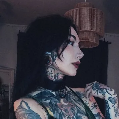 sᴇʟʟʏ 桃狐 profile