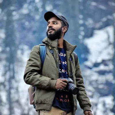Parth Gandhi ๐ท profile