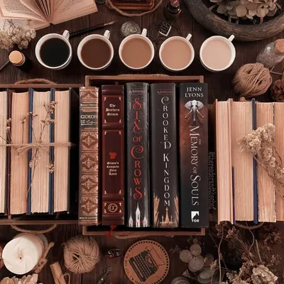 Melissa & Isabel ๐๐ | Books & Fall Vibes profile