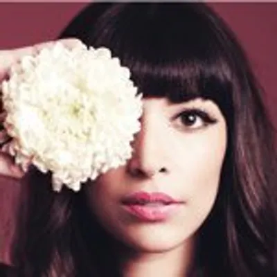 Hannah Simone profile