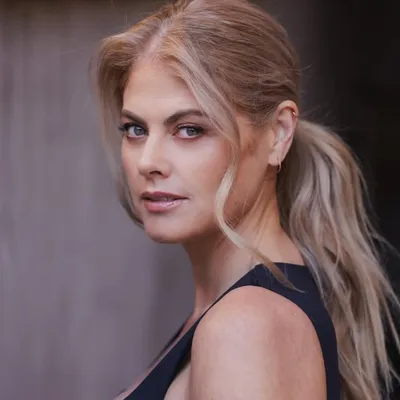 ʝօ ɦօʟʟɛʏ 🎥 TV HOST.ACTRESS.VO.MC.TRAVELWRITER. profile