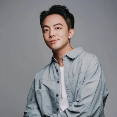 ROYCE LEE profile
