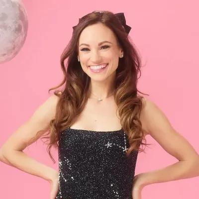 Emily Calandrelli profile