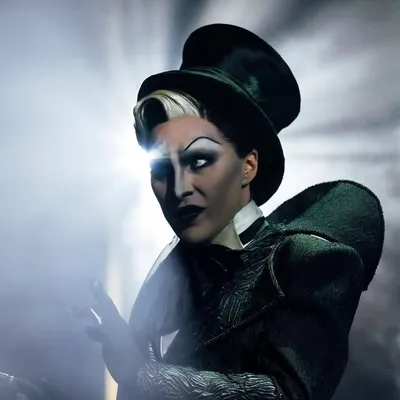 THE VIVIENNE profile