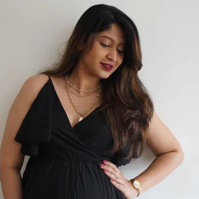 Dr.Vedangi Mohite | Motherhood & Life profile