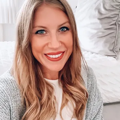 Sarah Knott profile