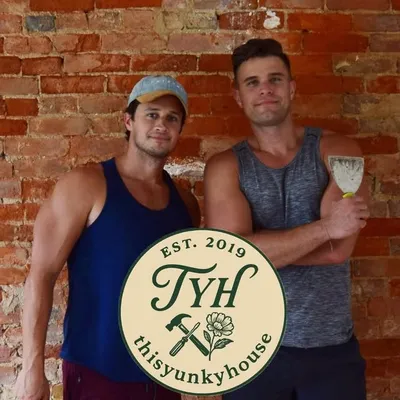 zach & hugh ๐ฌ profile