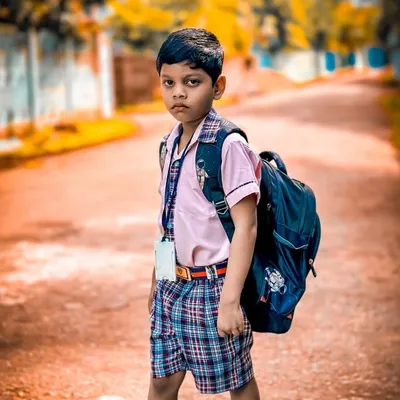 V Thivnesh