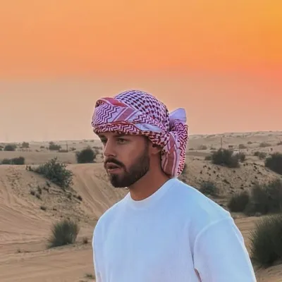 - T͎h͎o͎m͎a͎s͎ - profile