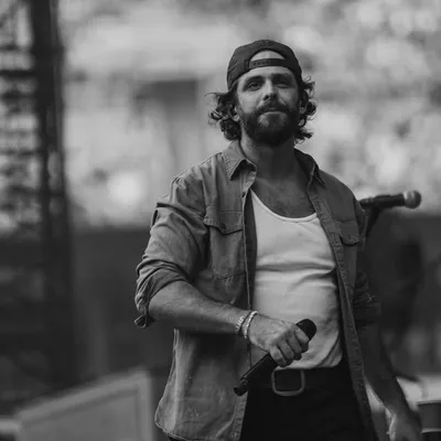 Thomas Rhett Akins profile