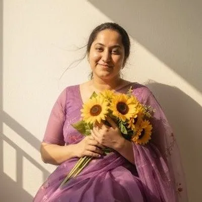 Roshni G ~ Creator | SMM | Content Writer profile