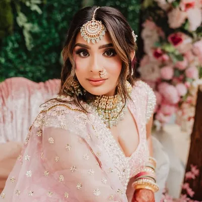 Tia Bhatia ; profile