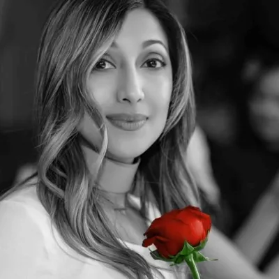 Tia Azhari profile